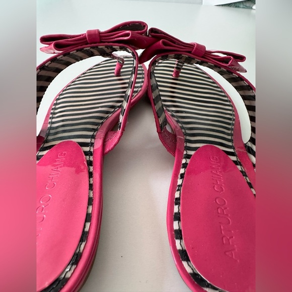 Arturo Chiang Pink and Black Sandals with Bow Detail - Picture 6 of 9